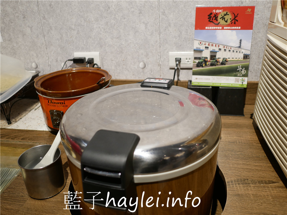 雲林斗南/鍋道一號斗南旗艦店-平價美味的個人鴛鴦鍋火鍋吃到飽,食材新鮮、價位親民,難怪時刻大排長龍~滷肉飯、涼麵、明治冰淇淋、冰沙、茶飲跟汽水都隨意自助取用,超划算~近斗南農會!今天吃什麼/雲林美食/雲林旅遊/斗南美食/斗南旅遊/斗南火鍋餐廳推薦/吃到飽餐廳推薦/藍子愛美食 中式料理 健康養身 國內旅遊 攝影 民生資訊分享 飲食集錦