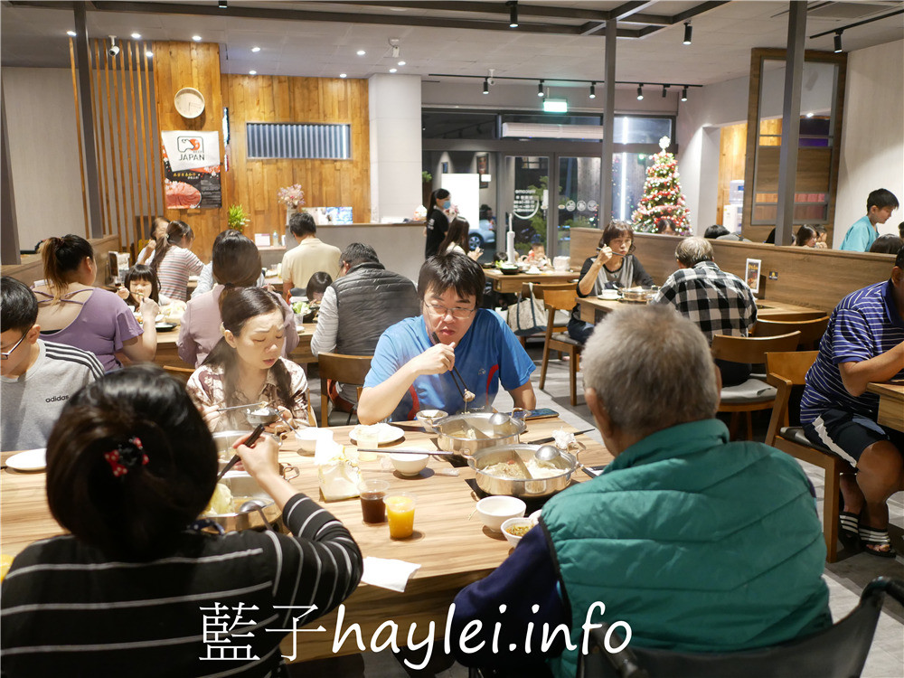 雲林斗南/鍋道一號斗南旗艦店-平價美味的個人鴛鴦鍋火鍋吃到飽,食材新鮮、價位親民,難怪時刻大排長龍~滷肉飯、涼麵、明治冰淇淋、冰沙、茶飲跟汽水都隨意自助取用,超划算~近斗南農會!今天吃什麼/雲林美食/雲林旅遊/斗南美食/斗南旅遊/斗南火鍋餐廳推薦/吃到飽餐廳推薦/藍子愛美食 中式料理 健康養身 國內旅遊 攝影 民生資訊分享 飲食集錦
