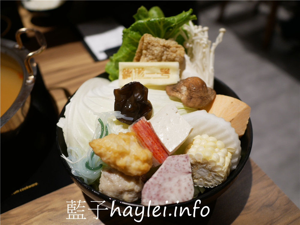 雲林斗南/鍋道一號斗南旗艦店-平價美味的個人鴛鴦鍋火鍋吃到飽,食材新鮮、價位親民,難怪時刻大排長龍~滷肉飯、涼麵、明治冰淇淋、冰沙、茶飲跟汽水都隨意自助取用,超划算~近斗南農會!今天吃什麼/雲林美食/雲林旅遊/斗南美食/斗南旅遊/斗南火鍋餐廳推薦/吃到飽餐廳推薦/藍子愛美食 中式料理 健康養身 國內旅遊 攝影 民生資訊分享 飲食集錦