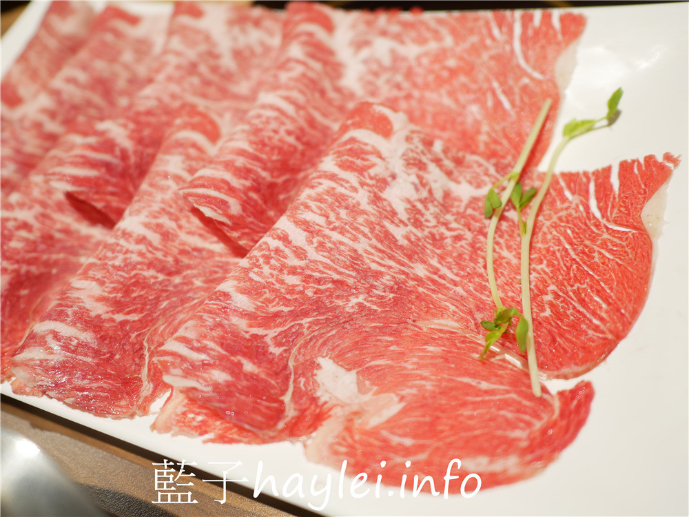 雲林斗南/鍋道一號斗南旗艦店-平價美味的個人鴛鴦鍋火鍋吃到飽,食材新鮮、價位親民,難怪時刻大排長龍~滷肉飯、涼麵、明治冰淇淋、冰沙、茶飲跟汽水都隨意自助取用,超划算~近斗南農會!今天吃什麼/雲林美食/雲林旅遊/斗南美食/斗南旅遊/斗南火鍋餐廳推薦/吃到飽餐廳推薦/藍子愛美食 中式料理 健康養身 國內旅遊 攝影 民生資訊分享 飲食集錦