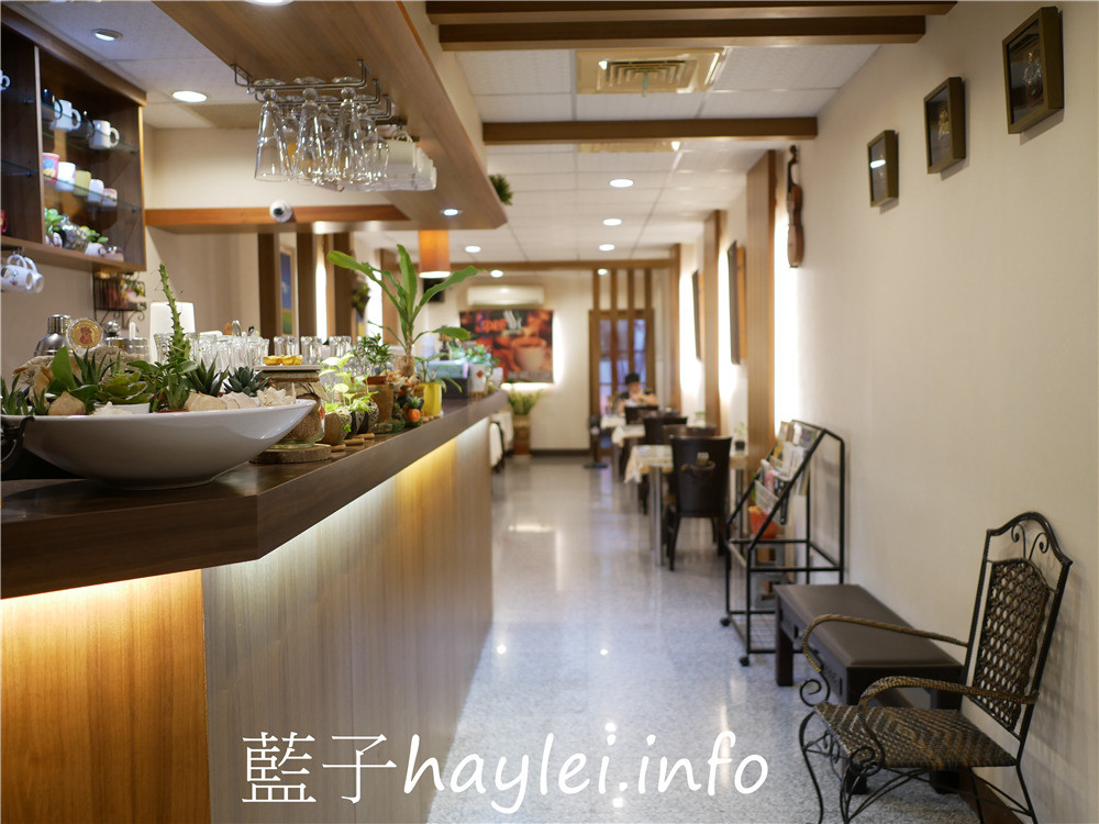 雲林虎尾/101禎藏咖啡-位於虎尾布袋戲館對面巷子裡的文青咖啡館，提供咖啡、簡餐、鬆餅等美食，悠閒舒適的氛圍，自在享受每一刻時光～今天吃什麼/雲林美食/雲林旅遊/虎尾美食/虎尾旅遊/雲林咖啡館/虎尾咖啡館/虎尾簡餐店推薦/近台西客運候車站/101CHENTSANGCAFE/藍子愛美食 中式料理 國內旅遊 攝影 民生資訊分享 飲食集錦 