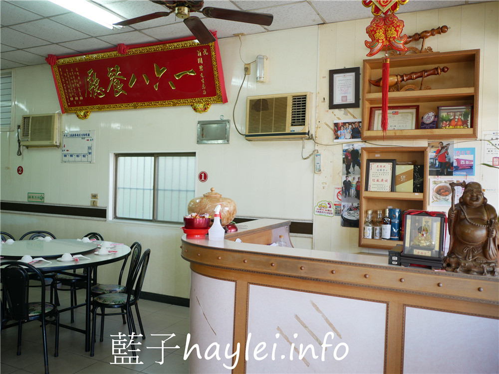 嘉義東石/一六八海產店(一六八餐廳)-新鮮實在的漁港在地美食，紅麴鰻、蚵捲跟白蝦都是招牌必點，價位都是時價，用餐前記得問清楚！今天吃什麼/嘉義美食/嘉義小吃/東石美食/嘉義海產餐廳推薦/嘉義東石海產店分享/海鮮熱炒/生猛海鮮/現點現做的漁港海鮮/嘉義在地特色美食/藍子愛美食 中式料理 國內旅遊 攝影 日式料理 民生資訊分享 飲食集錦 
