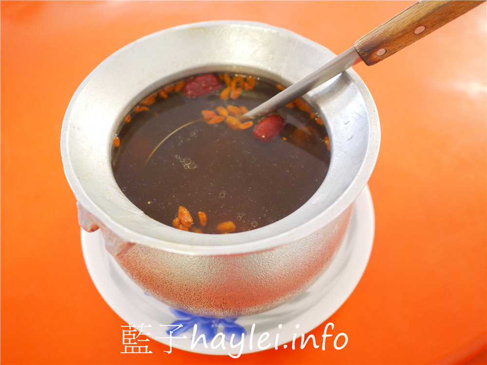 雲林古坑/蘇師傅養生料理餐廳-現點現做的美味農家菜、歲月沉澱的醃漬醬菜都很推薦，僅假日營業，平日採預約制的農家美食餐廳！陳年菜脯雞湯、狗尾草紅棗土雞、茶油雞、三杯梅子雞、咖啡香腸、手工菜脯、醬筍等都很推薦！今天吃什麼/雲林美食/雲林旅遊/古坑美食/華山美食/國宴大廚掌杓/藍子愛美食 中式料理 國內旅遊 攝影 民生資訊分享 飲食集錦 