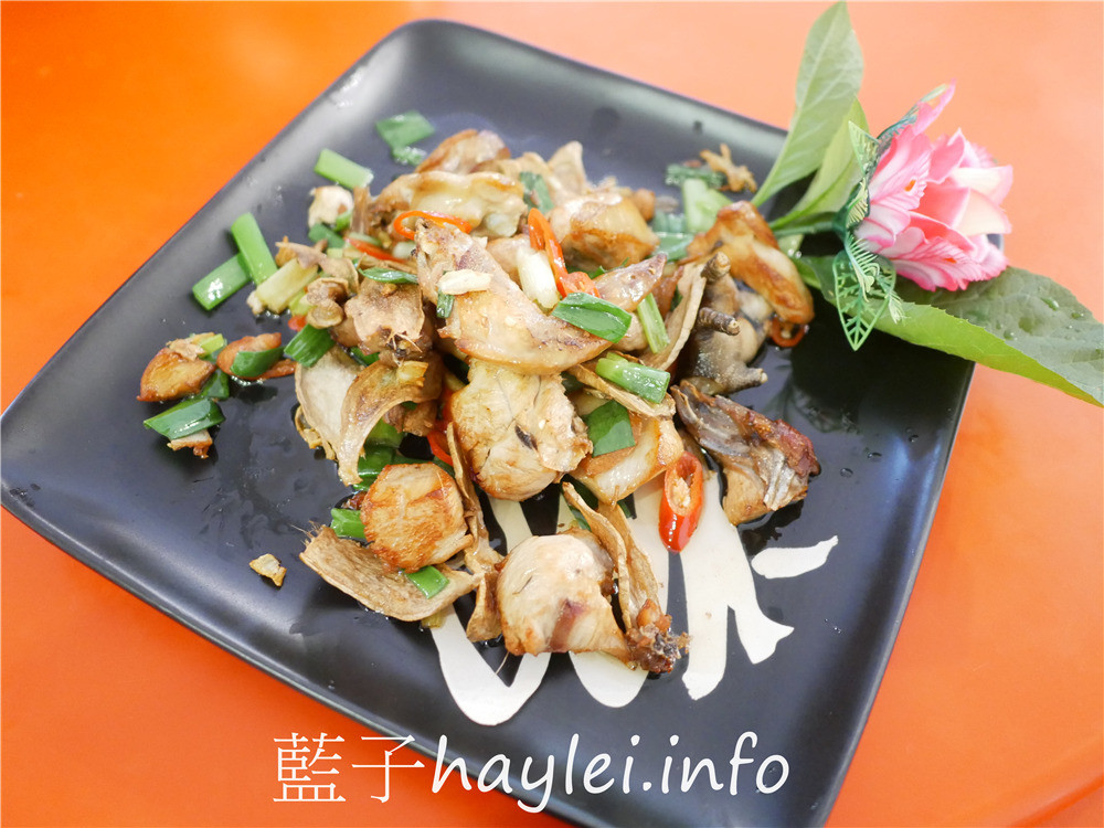 雲林古坑/蘇師傅養生料理餐廳-現點現做的美味農家菜、歲月沉澱的醃漬醬菜都很推薦，僅假日營業，平日採預約制的農家美食餐廳！陳年菜脯雞湯、狗尾草紅棗土雞、茶油雞、三杯梅子雞、咖啡香腸、手工菜脯、醬筍等都很推薦！今天吃什麼/雲林美食/雲林旅遊/古坑美食/華山美食/國宴大廚掌杓/藍子愛美食 中式料理 國內旅遊 攝影 民生資訊分享 飲食集錦 