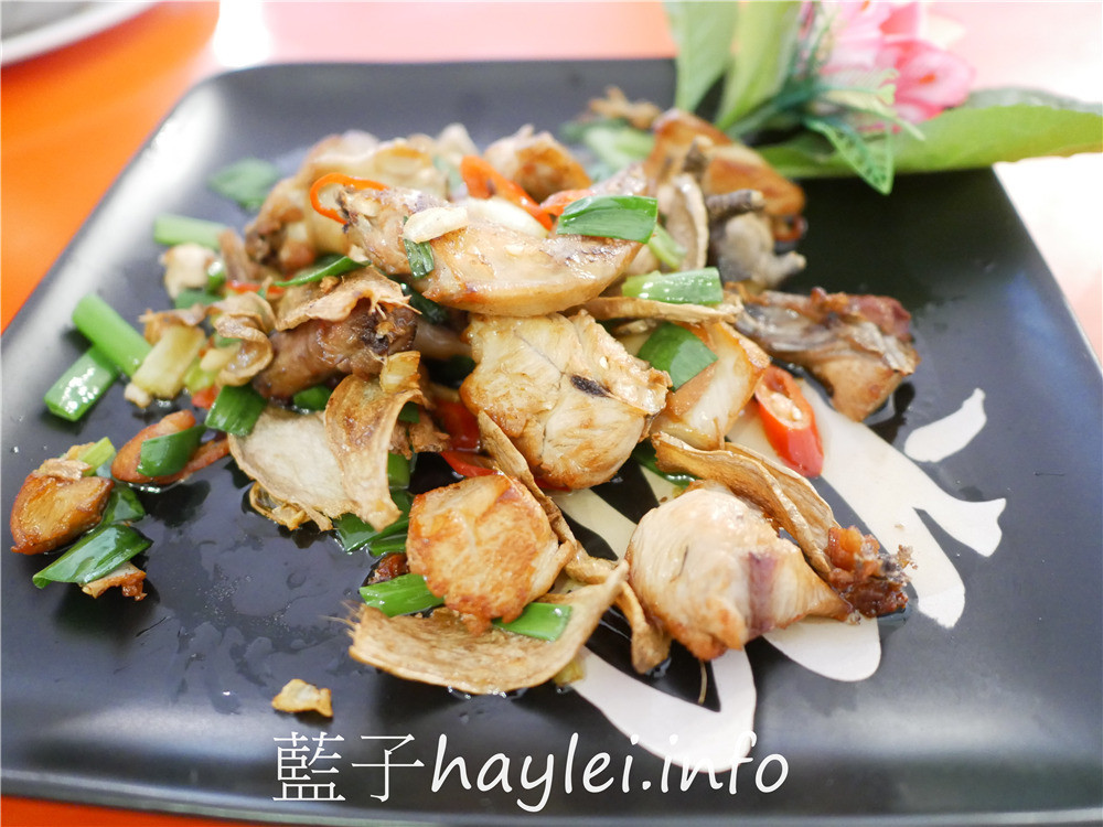 雲林古坑/蘇師傅養生料理餐廳-現點現做的美味農家菜、歲月沉澱的醃漬醬菜都很推薦，僅假日營業，平日採預約制的農家美食餐廳！陳年菜脯雞湯、狗尾草紅棗土雞、茶油雞、三杯梅子雞、咖啡香腸、手工菜脯、醬筍等都很推薦！今天吃什麼/雲林美食/雲林旅遊/古坑美食/華山美食/國宴大廚掌杓/藍子愛美食 中式料理 國內旅遊 攝影 民生資訊分享 飲食集錦 