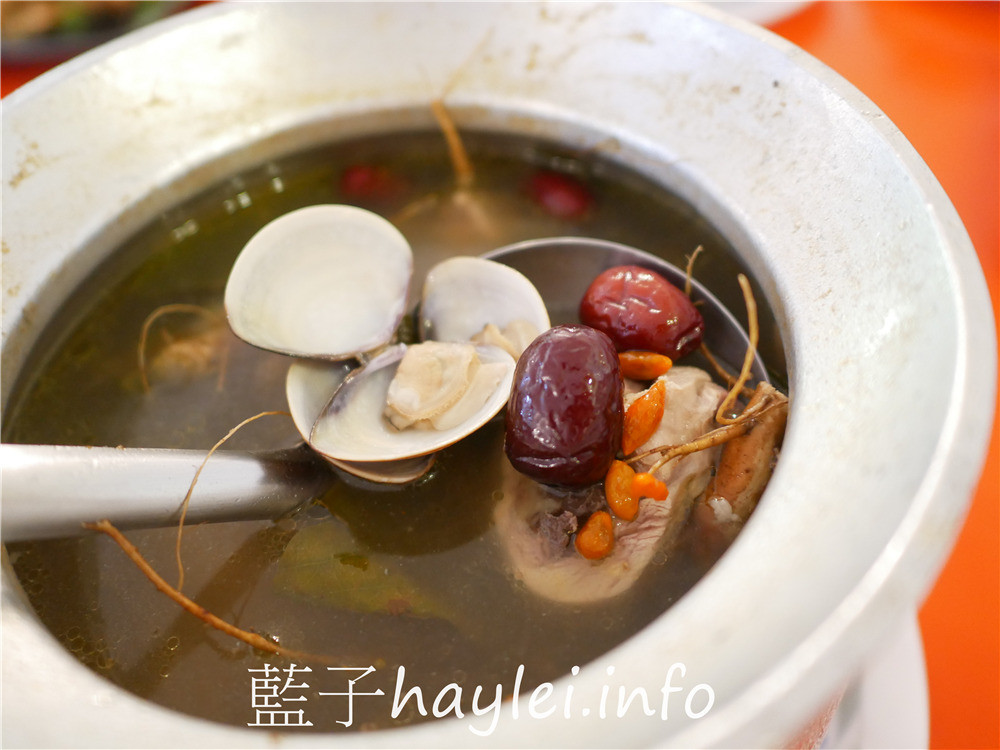 雲林古坑/蘇師傅養生料理餐廳-現點現做的美味農家菜、歲月沉澱的醃漬醬菜都很推薦，僅假日營業，平日採預約制的農家美食餐廳！陳年菜脯雞湯、狗尾草紅棗土雞、茶油雞、三杯梅子雞、咖啡香腸、手工菜脯、醬筍等都很推薦！今天吃什麼/雲林美食/雲林旅遊/古坑美食/華山美食/國宴大廚掌杓/藍子愛美食 中式料理 國內旅遊 攝影 民生資訊分享 飲食集錦 