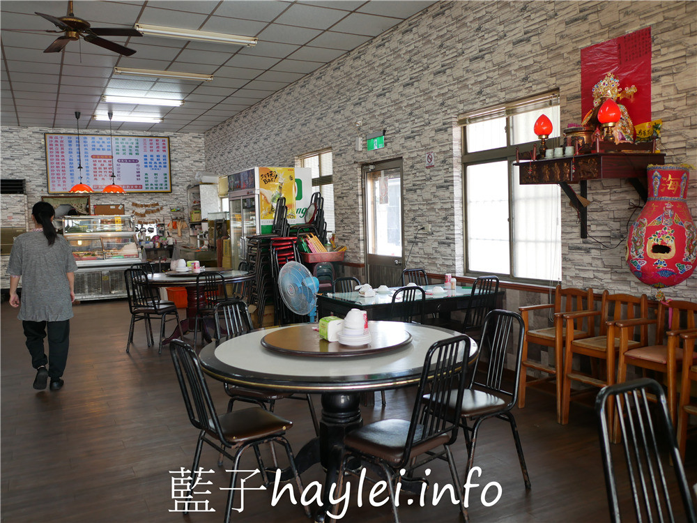 嘉義布袋/龍彬海鮮餐廳(嘉義布袋龍彬活海產)-新鮮實在的海鮮料理,來訪布袋漁港必吃美食!海香螺、烤鳳螺、鹽酥海鱺魚、烏魚膘、花蟹、烏魚子炒飯等海味美食推薦必吃~今天吃什麼/嘉義美食/嘉義旅遊/布袋美食/布袋港美食/海鮮熱炒/台菜熱炒/現撈仔/生猛海鮮/合菜餐廳/桌菜美食/藍子愛美食 中式料理 國內旅遊 攝影 民生資訊分享 飲食集錦