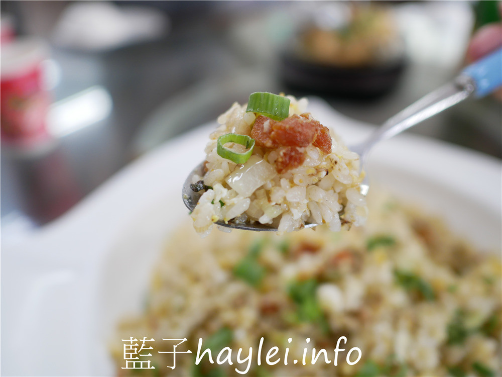 嘉義布袋/龍彬海鮮餐廳(嘉義布袋龍彬活海產)-新鮮實在的海鮮料理,來訪布袋漁港必吃美食!海香螺、烤鳳螺、鹽酥海鱺魚、烏魚膘、花蟹、烏魚子炒飯等海味美食推薦必吃~今天吃什麼/嘉義美食/嘉義旅遊/布袋美食/布袋港美食/海鮮熱炒/台菜熱炒/現撈仔/生猛海鮮/合菜餐廳/桌菜美食/藍子愛美食 中式料理 國內旅遊 攝影 民生資訊分享 飲食集錦