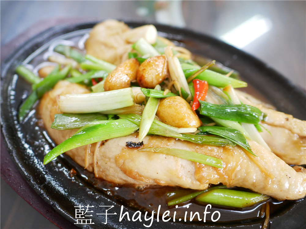 嘉義布袋/龍彬海鮮餐廳(嘉義布袋龍彬活海產)-新鮮實在的海鮮料理,來訪布袋漁港必吃美食!海香螺、烤鳳螺、鹽酥海鱺魚、烏魚膘、花蟹、烏魚子炒飯等海味美食推薦必吃~今天吃什麼/嘉義美食/嘉義旅遊/布袋美食/布袋港美食/海鮮熱炒/台菜熱炒/現撈仔/生猛海鮮/合菜餐廳/桌菜美食/藍子愛美食 中式料理 國內旅遊 攝影 民生資訊分享 飲食集錦