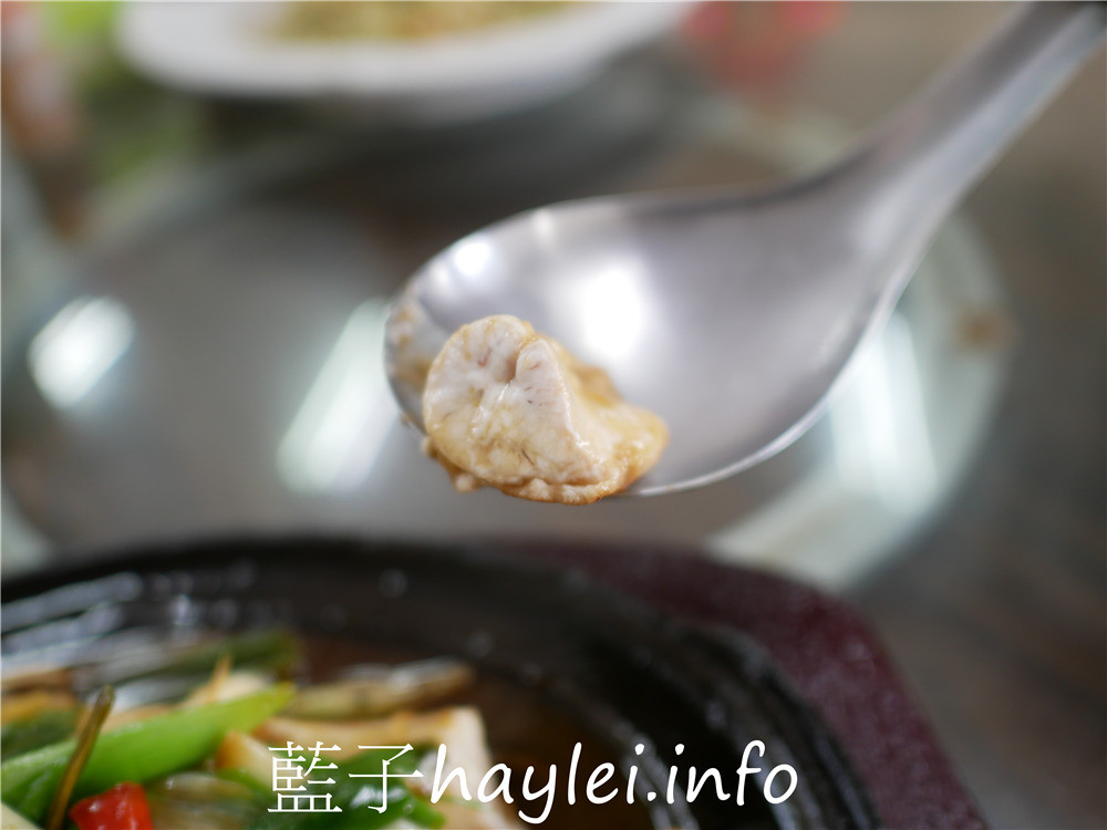 嘉義布袋/龍彬海鮮餐廳(嘉義布袋龍彬活海產)-新鮮實在的海鮮料理,來訪布袋漁港必吃美食!海香螺、烤鳳螺、鹽酥海鱺魚、烏魚膘、花蟹、烏魚子炒飯等海味美食推薦必吃~今天吃什麼/嘉義美食/嘉義旅遊/布袋美食/布袋港美食/海鮮熱炒/台菜熱炒/現撈仔/生猛海鮮/合菜餐廳/桌菜美食/藍子愛美食 中式料理 國內旅遊 攝影 民生資訊分享 飲食集錦