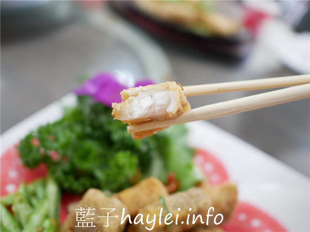 嘉義布袋/龍彬海鮮餐廳(嘉義布袋龍彬活海產)-新鮮實在的海鮮料理,來訪布袋漁港必吃美食!海香螺、烤鳳螺、鹽酥海鱺魚、烏魚膘、花蟹、烏魚子炒飯等海味美食推薦必吃~今天吃什麼/嘉義美食/嘉義旅遊/布袋美食/布袋港美食/海鮮熱炒/台菜熱炒/現撈仔/生猛海鮮/合菜餐廳/桌菜美食/藍子愛美食 中式料理 國內旅遊 攝影 民生資訊分享 飲食集錦