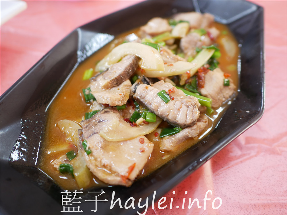 屏東小琉球/小琉球觀亭餐館-海鮮熱炒美食吃起來!料多味美且價格實惠,在地人推薦的熱門美食,品味新鮮特色在地海味首選!魷魚小封肉、糖醋鬼頭刀、芭蕉旗魚炒酸瓜等都很推薦!今天吃什麼/屏東縣琉球鄉/屏東美食/屏東旅遊/琉球嶼離島美食/小琉球美食/小琉球旅遊/藍子愛美食 中式料理 健康養身 國內旅遊 攝影 民生資訊分享 飲食集錦
