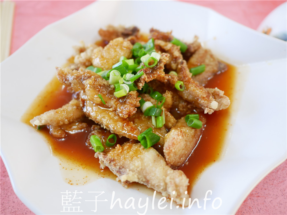 屏東小琉球/小琉球觀亭餐館-海鮮熱炒美食吃起來!料多味美且價格實惠,在地人推薦的熱門美食,品味新鮮特色在地海味首選!魷魚小封肉、糖醋鬼頭刀、芭蕉旗魚炒酸瓜等都很推薦!今天吃什麼/屏東縣琉球鄉/屏東美食/屏東旅遊/琉球嶼離島美食/小琉球美食/小琉球旅遊/藍子愛美食 中式料理 健康養身 國內旅遊 攝影 民生資訊分享 飲食集錦