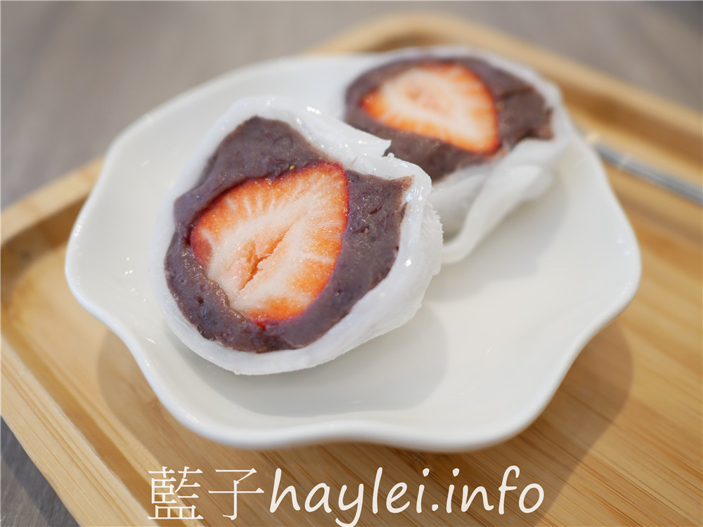 屏東小琉球/marianne瑪麗安創意冰品小琉球店-粉紅甜心精緻雪綿冰套組包含覆盆子雪綿冰、水果雪糕（覆盆子口味）、奶酪、起司奶蓋綠茶等品項，是令人大發少女心的夢幻冰品美食！今天吃什麼/屏東縣琉球鄉/屏東美食/屏東旅遊/琉球嶼離島美食/小琉球美食/小琉球旅遊/小琉球冰店/藍子愛美食 國內旅遊 攝影 民生資訊分享 飲食集錦 