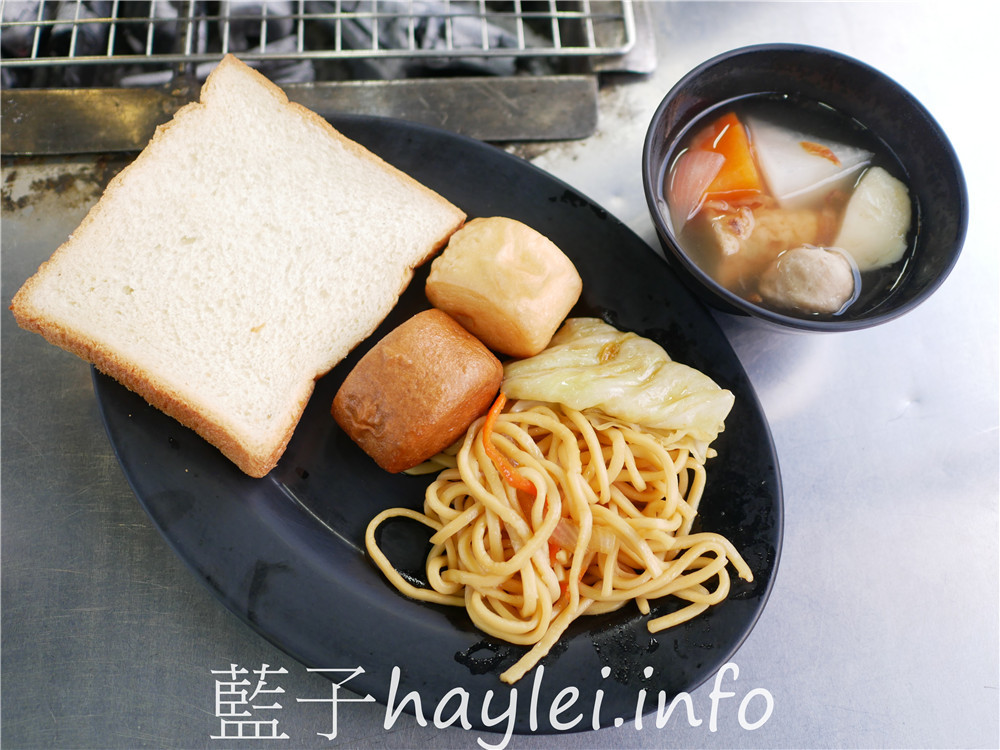 屏東小琉球/鑫月碳烤-小琉球熱門燒烤吃到飽餐廳,提供生鮮、熟食、關東煮湯、肉燥飯、飲料跟水果等吃到飽選擇,350就能享受40餘種豐富多樣的美味,現場還能單點養生雞湯跟三杯、快炒、鹽酥等海鮮熱炒美食呢!今天吃什麼/屏東縣琉球鄉/屏東美食/屏東旅遊/琉球嶼離島美食/小琉球美食/小琉球旅遊/BBQ自助式吃到飽/屏東吃到飽餐廳/藍子愛美食 中式料理 國內旅遊 攝影 民生資訊分享 飲食集錦