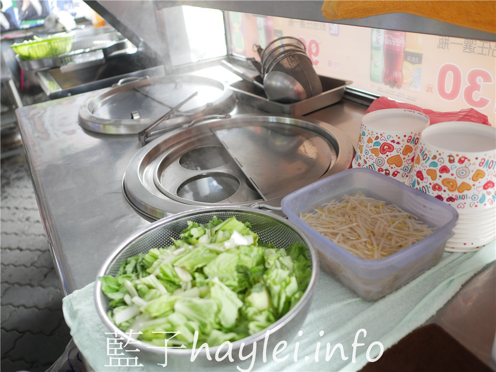 屏東小琉球/好緣麵店(好緣麵食館/好緣食堂/好緣日式拉麵)-位於路邊的露天店面,店內提供了便當簡餐、日式咖哩飯、紅燒牛肉麵等選擇,樣樣都很好吃呢!今天吃什麼/屏東縣琉球鄉/屏東美食/屏東旅遊/琉球嶼離島美食/小琉球美食/小琉球旅遊/小琉球牛肉麵/媽媽味家庭料理/藍子愛美食 中式料理 國內旅遊 攝影 日式料理 民生資訊分享 飲食集錦