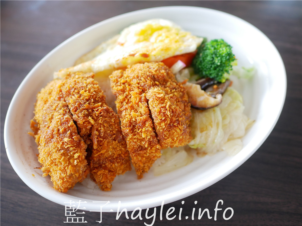 屏東小琉球/好緣麵店(好緣麵食館/好緣食堂/好緣日式拉麵)-位於路邊的露天店面,店內提供了便當簡餐、日式咖哩飯、紅燒牛肉麵等選擇,樣樣都很好吃呢!今天吃什麼/屏東縣琉球鄉/屏東美食/屏東旅遊/琉球嶼離島美食/小琉球美食/小琉球旅遊/小琉球牛肉麵/媽媽味家庭料理/藍子愛美食 中式料理 國內旅遊 攝影 日式料理 民生資訊分享 飲食集錦