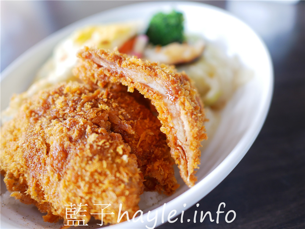 屏東小琉球/好緣麵店(好緣麵食館/好緣食堂/好緣日式拉麵)-位於路邊的露天店面,店內提供了便當簡餐、日式咖哩飯、紅燒牛肉麵等選擇,樣樣都很好吃呢!今天吃什麼/屏東縣琉球鄉/屏東美食/屏東旅遊/琉球嶼離島美食/小琉球美食/小琉球旅遊/小琉球牛肉麵/媽媽味家庭料理/藍子愛美食 中式料理 國內旅遊 攝影 日式料理 民生資訊分享 飲食集錦