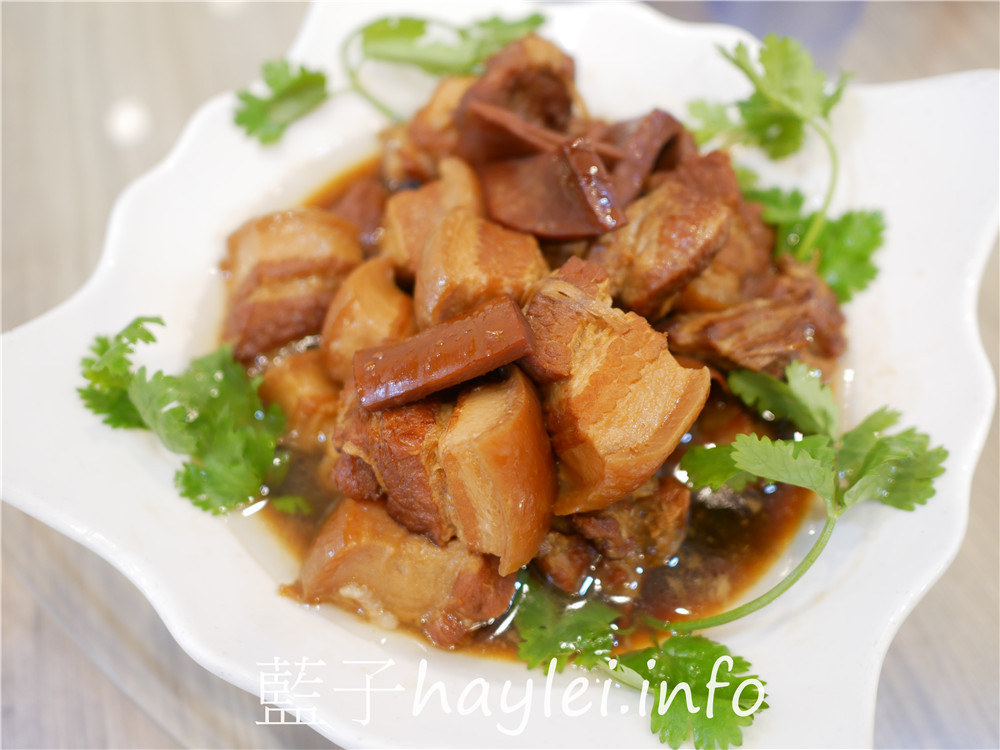 屏東小琉球/達欣餐廳-新鮮好滋味的美味餐點,提供單點跟合菜桌菜,小琉球必吃在地特色海味首選~古早味魷魚小封肉、蘿蔓蜂巢蝦、黃金富貴卷、傳統手工芋丸、涼拌海珊瑚菜等都很推薦!今天吃什麼/屏東縣琉球鄉/屏東美食/屏東旅遊/琉球嶼離島美食/小琉球美食/小琉球旅遊/海鮮熱炒美食/台灣熱炒餐廳推薦/藍子愛美食 中式料理 國內旅遊 攝影 民生資訊分享 飲食集錦