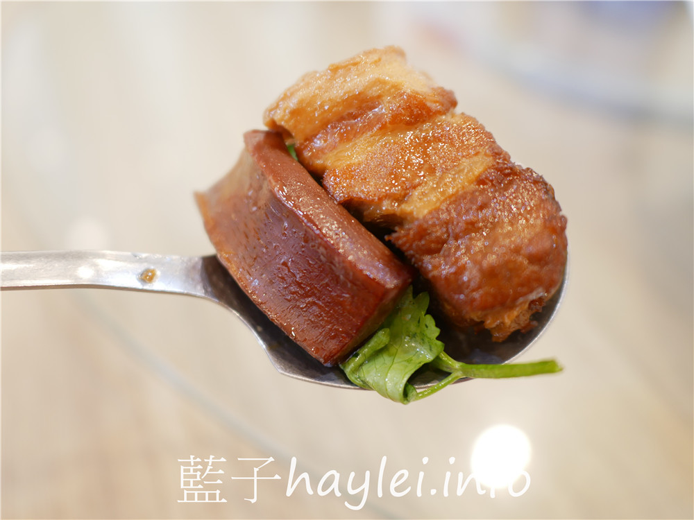 屏東小琉球/達欣餐廳-新鮮好滋味的美味餐點,提供單點跟合菜桌菜,小琉球必吃在地特色海味首選~古早味魷魚小封肉、蘿蔓蜂巢蝦、黃金富貴卷、傳統手工芋丸、涼拌海珊瑚菜等都很推薦!今天吃什麼/屏東縣琉球鄉/屏東美食/屏東旅遊/琉球嶼離島美食/小琉球美食/小琉球旅遊/海鮮熱炒美食/台灣熱炒餐廳推薦/藍子愛美食 中式料理 國內旅遊 攝影 民生資訊分享 飲食集錦