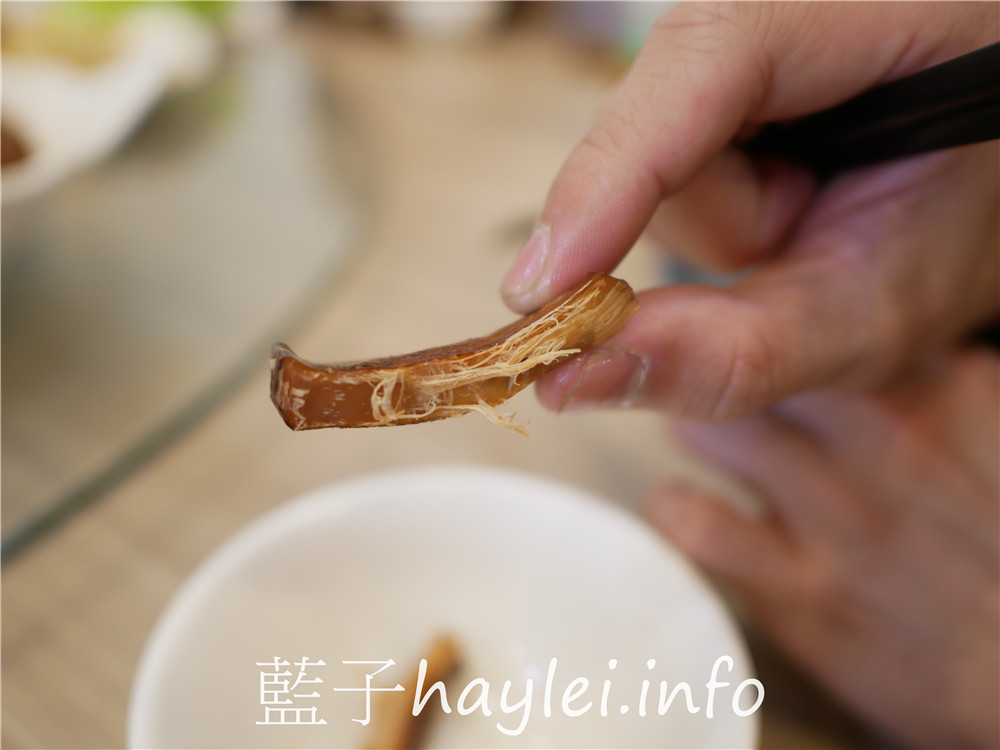 屏東小琉球/達欣餐廳-新鮮好滋味的美味餐點,提供單點跟合菜桌菜,小琉球必吃在地特色海味首選~古早味魷魚小封肉、蘿蔓蜂巢蝦、黃金富貴卷、傳統手工芋丸、涼拌海珊瑚菜等都很推薦!今天吃什麼/屏東縣琉球鄉/屏東美食/屏東旅遊/琉球嶼離島美食/小琉球美食/小琉球旅遊/海鮮熱炒美食/台灣熱炒餐廳推薦/藍子愛美食 中式料理 國內旅遊 攝影 民生資訊分享 飲食集錦