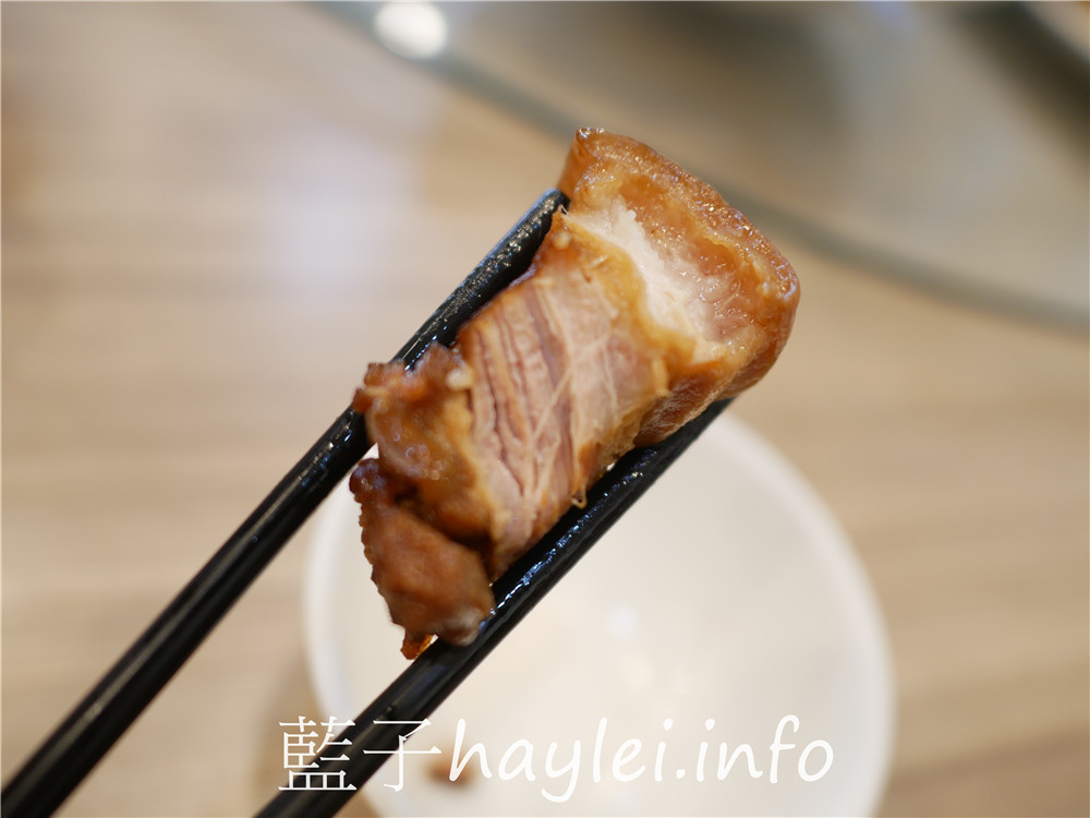 屏東小琉球/達欣餐廳-新鮮好滋味的美味餐點,提供單點跟合菜桌菜,小琉球必吃在地特色海味首選~古早味魷魚小封肉、蘿蔓蜂巢蝦、黃金富貴卷、傳統手工芋丸、涼拌海珊瑚菜等都很推薦!今天吃什麼/屏東縣琉球鄉/屏東美食/屏東旅遊/琉球嶼離島美食/小琉球美食/小琉球旅遊/海鮮熱炒美食/台灣熱炒餐廳推薦/藍子愛美食 中式料理 國內旅遊 攝影 民生資訊分享 飲食集錦