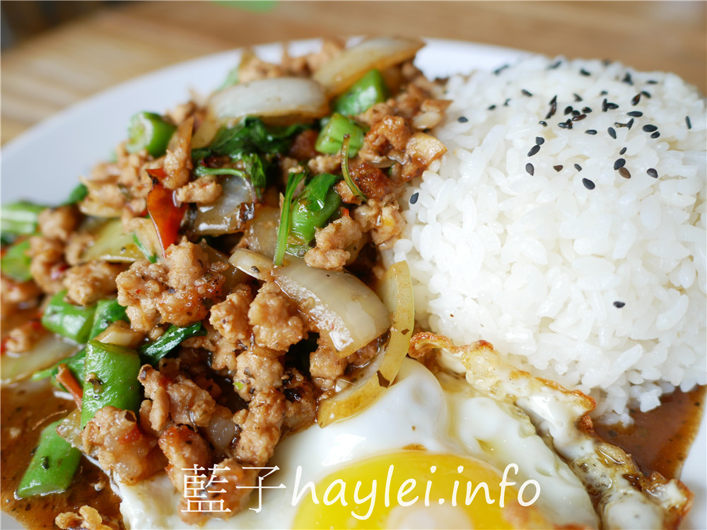 屏東小琉球/琉香飯-小琉球的一人餐館,提供簡便快速的台式簡餐便當,可以內用或外帶,琉香飯跟泰式打拋豬肉飯都很不錯唷!今天吃什麼/屏東縣琉球鄉/屏東美食/屏東旅遊/琉球嶼離島美食/小琉球美食/小琉球旅遊/小琉球簡餐便當/小琉球熱炒美食/台式速食店/藍子愛美食 中式料理 國內旅遊 攝影 民生資訊分享 飲食集錦