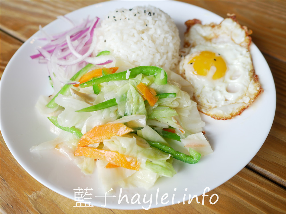 屏東小琉球/琉香飯-小琉球的一人餐館,提供簡便快速的台式簡餐便當,可以內用或外帶,琉香飯跟泰式打拋豬肉飯都很不錯唷!今天吃什麼/屏東縣琉球鄉/屏東美食/屏東旅遊/琉球嶼離島美食/小琉球美食/小琉球旅遊/小琉球簡餐便當/小琉球熱炒美食/台式速食店/藍子愛美食 中式料理 國內旅遊 攝影 民生資訊分享 飲食集錦