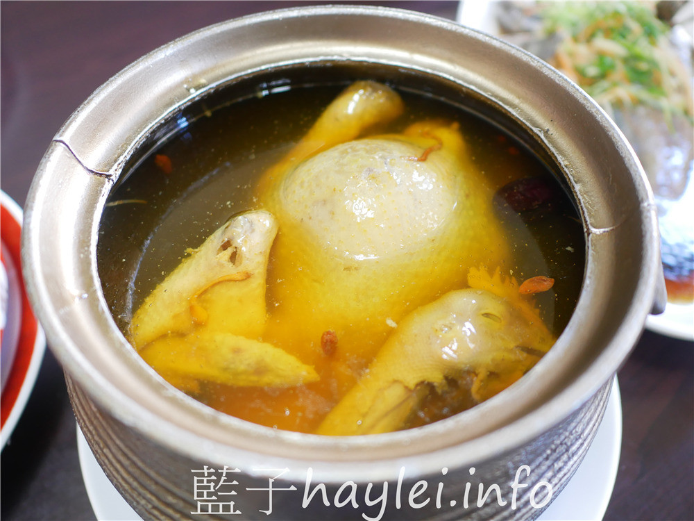 台中西屯區/台中年菜外帶2021/漁人船釣海鮮餐廳-新鮮實惠的台中外帶年菜,六道2980、八道3980、十道5000,精緻美味的道地台味,一吃就能感受滿滿年味!超好康的讀者優惠不容錯過~憑本文內用點清湯羊肉爐打卡送白斬鵝肉!一公斤的筍仔糕外帶自取買十送一,冷凍宅配買十免運。台中美食/台中年菜餐廳推薦/台中年菜/台中養生補湯推薦/台中羊肉爐/快樂羊咩咩牧場/吃蘋果長大的羊/台中羊肉美食/藍子愛美食 中式料理 國內旅遊 攝影 民生資訊分享 飲食集錦