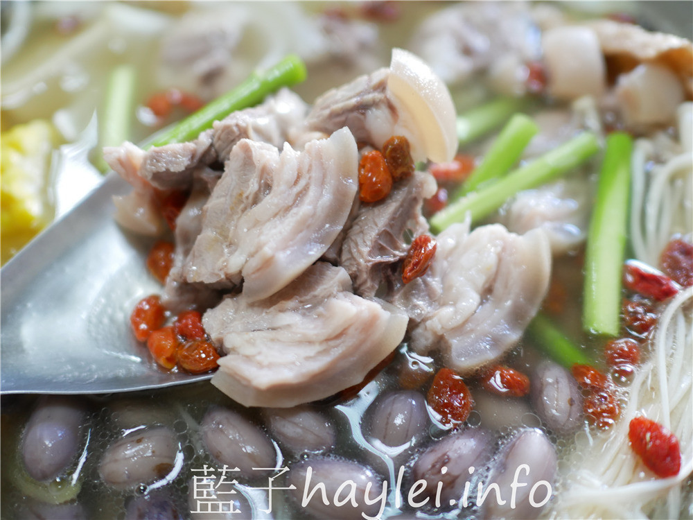 台中西屯區/台中年菜外帶2021/漁人船釣海鮮餐廳-新鮮實惠的台中外帶年菜,六道2980、八道3980、十道5000,精緻美味的道地台味,一吃就能感受滿滿年味!超好康的讀者優惠不容錯過~憑本文內用點清湯羊肉爐打卡送白斬鵝肉!一公斤的筍仔糕外帶自取買十送一,冷凍宅配買十免運。台中美食/台中年菜餐廳推薦/台中年菜/台中養生補湯推薦/台中羊肉爐/快樂羊咩咩牧場/吃蘋果長大的羊/台中羊肉美食/藍子愛美食 中式料理 國內旅遊 攝影 民生資訊分享 飲食集錦