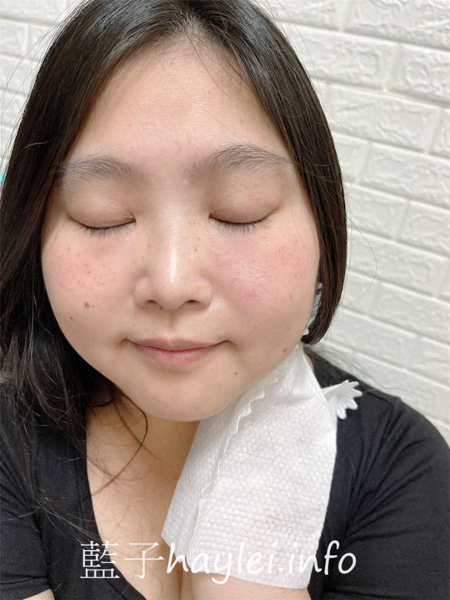 拭拭樂/成人擦澡手套-居家照護或旅行外出清潔肌膚必備好物,獨特隔離膜層,防止交叉感染,珍珠凸點設計,清潔同時按摩,一舉數得!加了銀離子溫和抗菌配方及薄荷、竹葉萃取,用起來清涼舒適,可當濕紙巾替代品,特別適合夏天使用~肌膚保養/肌膚清潔/長期臥床或行動不便洗澡者適用/藍子愛保養 保養品分享 健康養身 國內外住宿相關 攝影 民生資訊分享