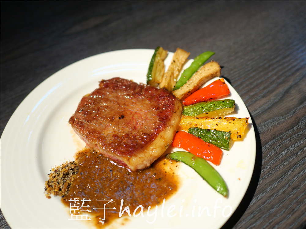 台中逢甲/星享道酒店/星饗道國際自助餐-台中高CP吃到飽餐廳推薦,生魚片、濕式熟成牛排、熱炒、港點、炸物、關東煮、湯品、Haagen Dazs冰淇淋,150種菜品通通隨你吃!台中美食/台中旅遊/台中吃到飽/美食餐廳推薦/台中自助餐推薦/台中buffet/飯店buffet/藍子愛美食 中式料理 國內外住宿相關 國內旅遊 攝影 日式料理 民生資訊分享 美式料理 飲食集錦
