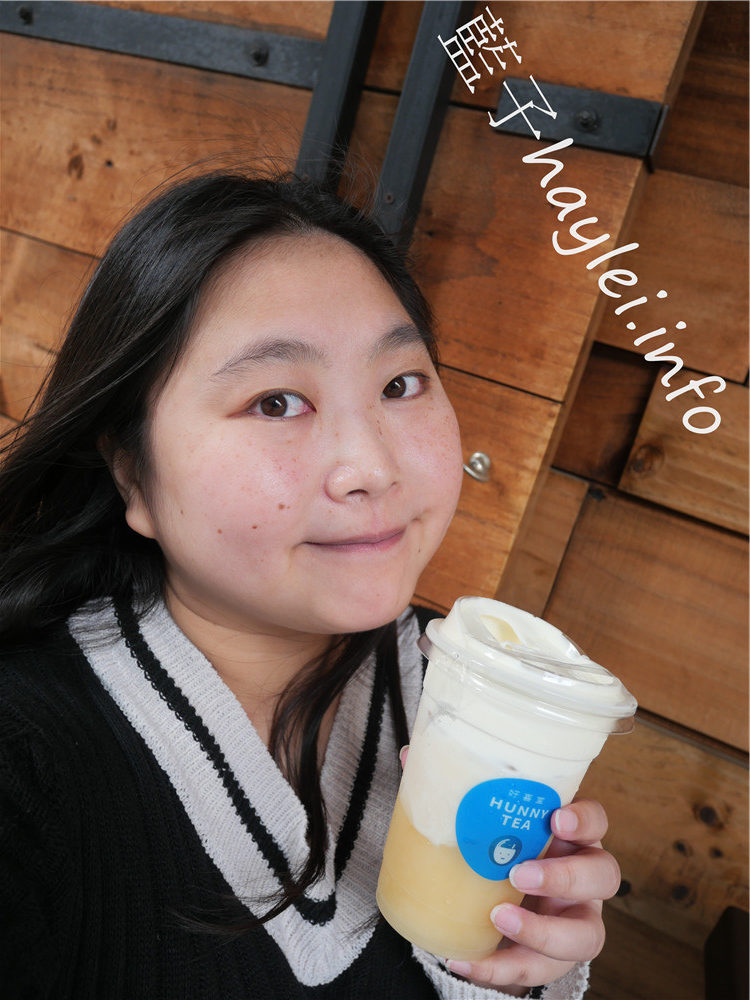 台北美食/連鎖手搖飲/好喜堂 HUNNY TEA-江振城主廚獨創台芭線此生必點,世界第一杯米其林級手搖飲,今生必喝~古早紅茶艾許奶蓋、好丸鮮乳鐵觀音也很好喝!台北手搖飲/台北飲品推薦/台北信義區/信義區美食/百貨地下街美食/艾許奶蓋茶/奶油界LV/ECHIRE艾許奶油/藍子愛美食 中式料理 國內旅遊 攝影 民生資訊分享 飲食集錦