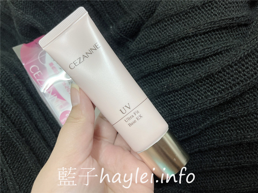 日系開架彩妝試色/Cezanne新超服貼防曬飾底乳/02色號粉膚色(蜜桃粉)-質地柔軟好延展,使用起來有自然的提亮感,也能稍微填補肌膚的凹凸感,看起來膚況更佳幼細~日本美妝/日本彩妝品/日系底妝/美妝保養/美容彩妝/底妝試色/妝前打底/化粧下產品/防曬底妝/潤色修飾膚色/提亮肌膚/藍子愛美麗 彩妝品 彩妝品分享 攝影 民生資訊分享