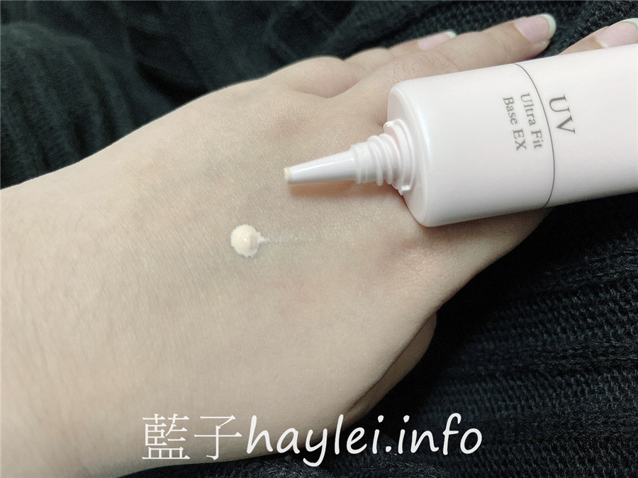 日系開架彩妝試色/Cezanne新超服貼防曬飾底乳/02色號粉膚色(蜜桃粉)-質地柔軟好延展,使用起來有自然的提亮感,也能稍微填補肌膚的凹凸感,看起來膚況更佳幼細~日本美妝/日本彩妝品/日系底妝/美妝保養/美容彩妝/底妝試色/妝前打底/化粧下產品/防曬底妝/潤色修飾膚色/提亮肌膚/藍子愛美麗 彩妝品 彩妝品分享 攝影 民生資訊分享
