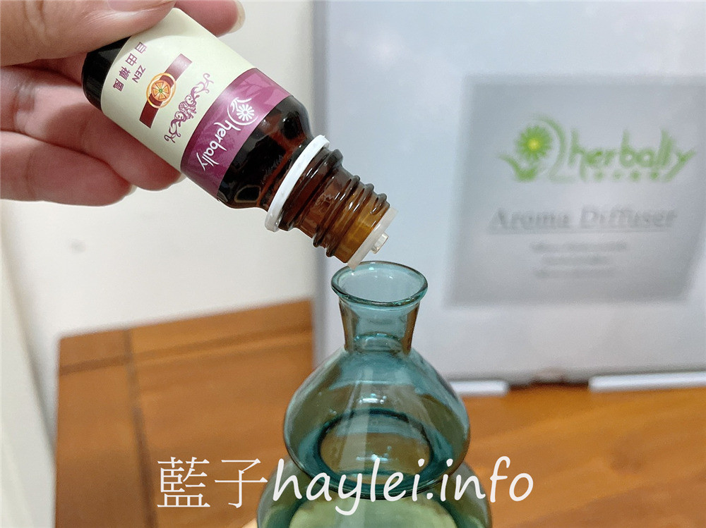 室內香氛/herbally草本真情/客製化精油擴香儀-聖誕樹精油擴香儀(綠色原木)精緻可愛,客製化雷雕字體美麗大方,堅持完美品控,為香氛生活更添美好~享受樂活家居,送禮自用兩相宜!居家生活/3C好物/不加熱、不加水精油擴香/生活家電/健康生活/芳香療癒/健康樂活/藍子樂生活 3C相關 攝影 民生資訊分享