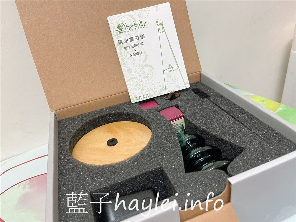 室內香氛/herbally草本真情/客製化精油擴香儀-聖誕樹精油擴香儀(綠色原木)精緻可愛,客製化雷雕字體美麗大方,堅持完美品控,為香氛生活更添美好~享受樂活家居,送禮自用兩相宜!居家生活/3C好物/不加熱、不加水精油擴香/生活家電/健康生活/芳香療癒/健康樂活/藍子樂生活 3C相關 攝影 民生資訊分享