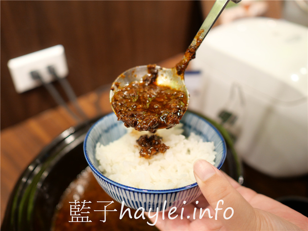 台中北區/和牛火鍋吃到飽/饌和牛(台中二號店)-台中必吃獨家和牛聯合國套餐999起,一次享受澳洲🇦🇺美國🇺🇸日本🇯🇵多國美味和牛帶給你的驚艷感受!台中和牛贅沢-和牛放題の殿堂,美食就像戀愛一樣,需要一直保持新鮮感~和牛滷肉飯、紅豆元宵、蔬菜&火鍋料、泰國明果冰品&霜淇淋、莫凡比咖啡、汽水飲品等,通通隨你吃~台中美食/台中火鍋/台中吃到飽/火鍋吃到飽/台中和牛餐廳/藍子愛美食 中式料理 國內旅遊 攝影 民生資訊分享 飲食集錦
