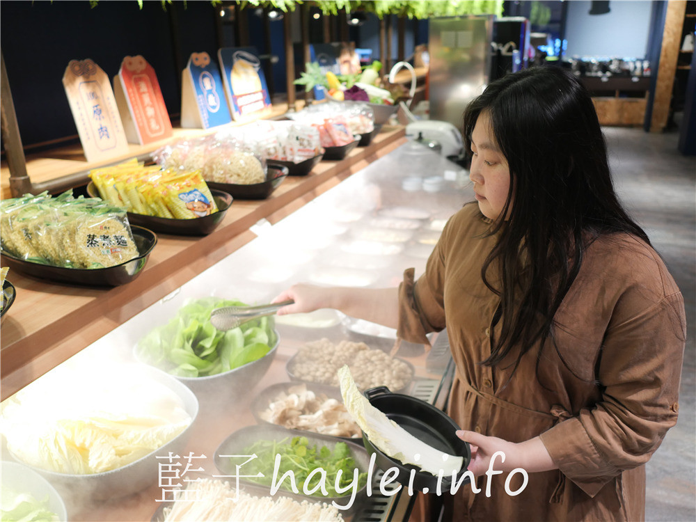 台中北區/和牛火鍋吃到飽/饌和牛(台中二號店)-台中必吃獨家和牛聯合國套餐999起,一次享受澳洲🇦🇺美國🇺🇸日本🇯🇵多國美味和牛帶給你的驚艷感受!台中和牛贅沢-和牛放題の殿堂,美食就像戀愛一樣,需要一直保持新鮮感~和牛滷肉飯、紅豆元宵、蔬菜&火鍋料、泰國明果冰品&霜淇淋、莫凡比咖啡、汽水飲品等,通通隨你吃~台中美食/台中火鍋/台中吃到飽/火鍋吃到飽/台中和牛餐廳/藍子愛美食 中式料理 國內旅遊 攝影 民生資訊分享 飲食集錦