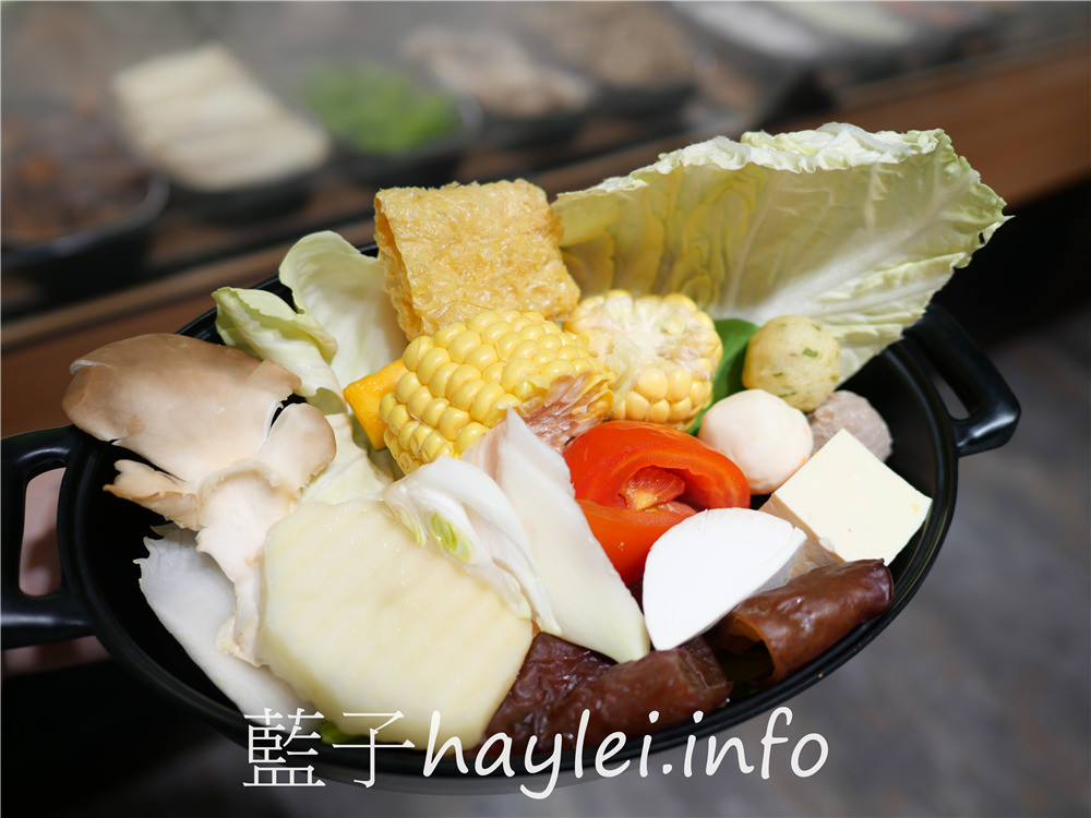 台中北區/和牛火鍋吃到飽/饌和牛(台中二號店)-台中必吃獨家和牛聯合國套餐999起,一次享受澳洲🇦🇺美國🇺🇸日本🇯🇵多國美味和牛帶給你的驚艷感受!台中和牛贅沢-和牛放題の殿堂,美食就像戀愛一樣,需要一直保持新鮮感~和牛滷肉飯、紅豆元宵、蔬菜&火鍋料、泰國明果冰品&霜淇淋、莫凡比咖啡、汽水飲品等,通通隨你吃~台中美食/台中火鍋/台中吃到飽/火鍋吃到飽/台中和牛餐廳/藍子愛美食 中式料理 國內旅遊 攝影 民生資訊分享 飲食集錦