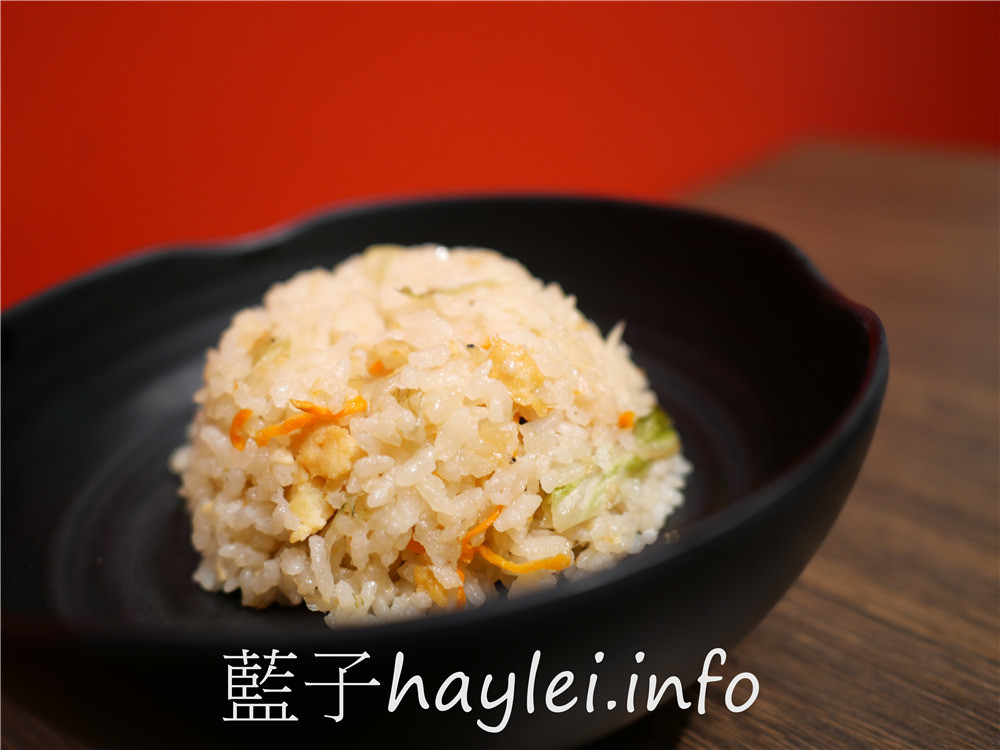 台北大安/通化街美食/誠記原汁排骨湯(通化店)-軟嫩好咬的美味排骨、鮮甜入味的竹筍&白蘿蔔,搭配招牌櫻花蝦高麗菜炒飯超級滿足~冷泡茶清爽解膩,健康滿分~24小時營業,宵夜不怕沒處去~台北美食/大安美食/萬華誠記原汁排骨湯分店/藍子愛美食 中式料理 國內旅遊 攝影 新北美食 民生資訊分享 飲食集錦