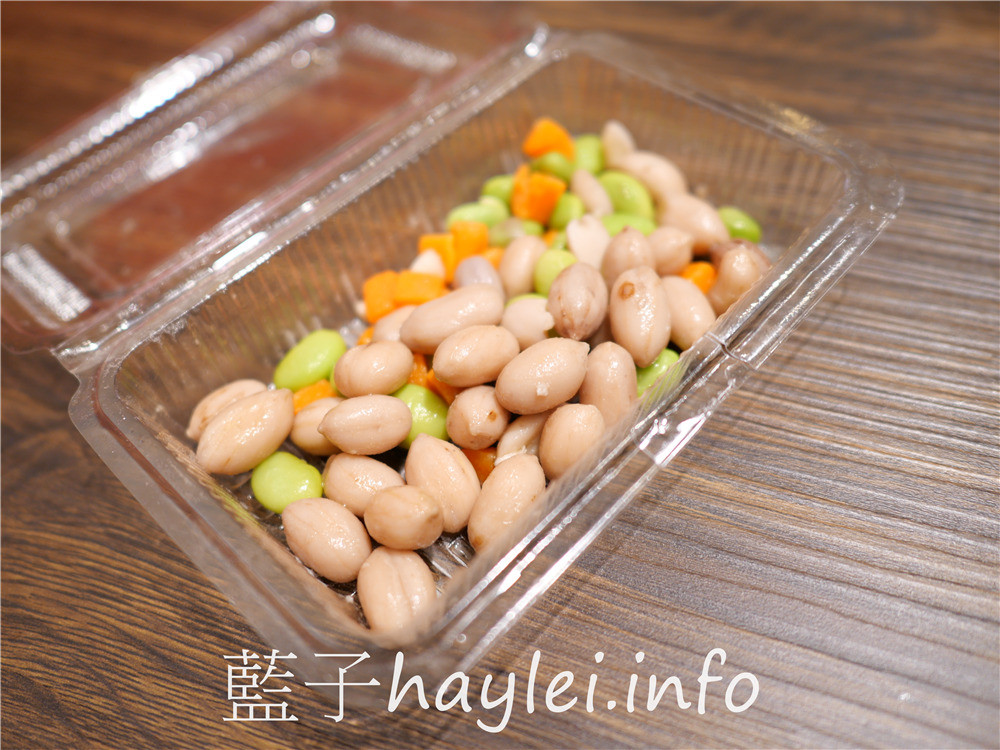 台北大安/通化街美食/誠記原汁排骨湯(通化店)-軟嫩好咬的美味排骨、鮮甜入味的竹筍&白蘿蔔,搭配招牌櫻花蝦高麗菜炒飯超級滿足~冷泡茶清爽解膩,健康滿分~24小時營業,宵夜不怕沒處去~台北美食/大安美食/萬華誠記原汁排骨湯分店/藍子愛美食 中式料理 國內旅遊 攝影 新北美食 民生資訊分享 飲食集錦
