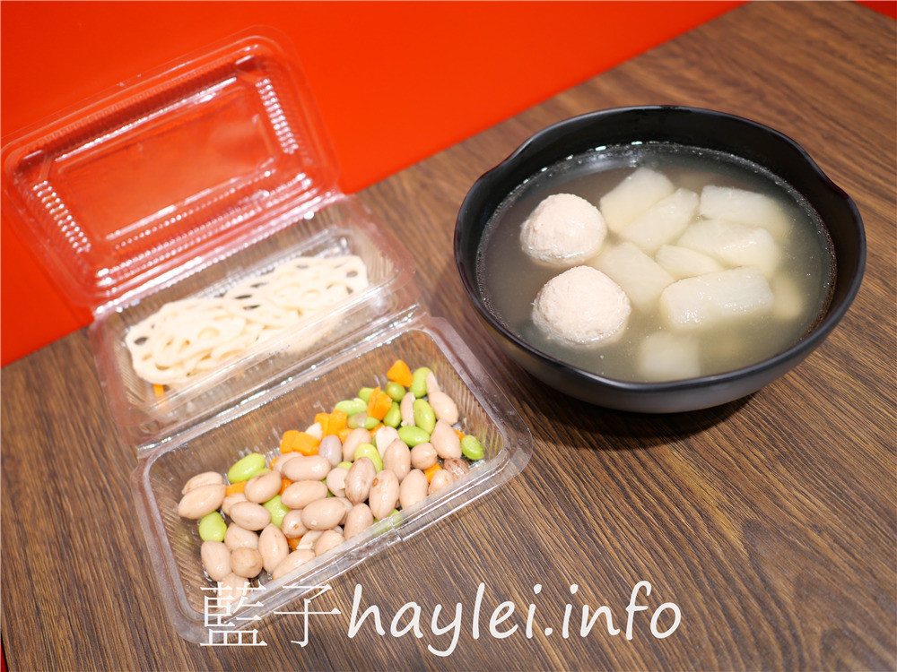台北大安/通化街美食/誠記原汁排骨湯(通化店)-軟嫩好咬的美味排骨、鮮甜入味的竹筍&白蘿蔔,搭配招牌櫻花蝦高麗菜炒飯超級滿足~冷泡茶清爽解膩,健康滿分~24小時營業,宵夜不怕沒處去~台北美食/大安美食/萬華誠記原汁排骨湯分店/藍子愛美食 中式料理 國內旅遊 攝影 新北美食 民生資訊分享 飲食集錦