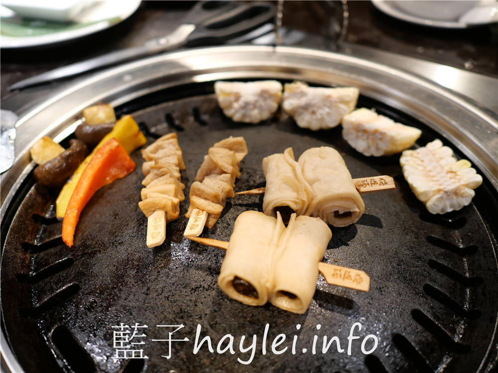 台中西區/將進酒素燒烤殿-台中必吃素食燒肉!在古典氣息的蔬食餐廳享受美食饗宴,可以選擇蛋奶素或全素,近台中精誠商圈、廣三sogo、BRT忠明國小站~台中美食/台中燒烤/台中素食燒烤/台中素食餐廳推薦/台中蔬食餐廳/台中主題餐廳推薦/李白將進酒/中國風餐廳/藍子愛美食 中式料理 健康養身 國內旅遊 攝影 民生資訊分享 飲食集錦