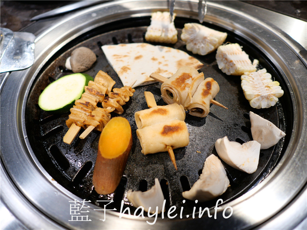 台中西區/將進酒素燒烤殿-台中必吃素食燒肉!在古典氣息的蔬食餐廳享受美食饗宴,可以選擇蛋奶素或全素,近台中精誠商圈、廣三sogo、BRT忠明國小站~台中美食/台中燒烤/台中素食燒烤/台中素食餐廳推薦/台中蔬食餐廳/台中主題餐廳推薦/李白將進酒/中國風餐廳/藍子愛美食 中式料理 健康養身 國內旅遊 攝影 民生資訊分享 飲食集錦