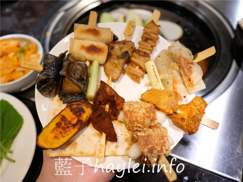 台中西區/將進酒素燒烤殿-台中必吃素食燒肉!在古典氣息的蔬食餐廳享受美食饗宴,可以選擇蛋奶素或全素,近台中精誠商圈、廣三sogo、BRT忠明國小站~台中美食/台中燒烤/台中素食燒烤/台中素食餐廳推薦/台中蔬食餐廳/台中主題餐廳推薦/李白將進酒/中國風餐廳/藍子愛美食 中式料理 健康養身 國內旅遊 攝影 民生資訊分享 飲食集錦