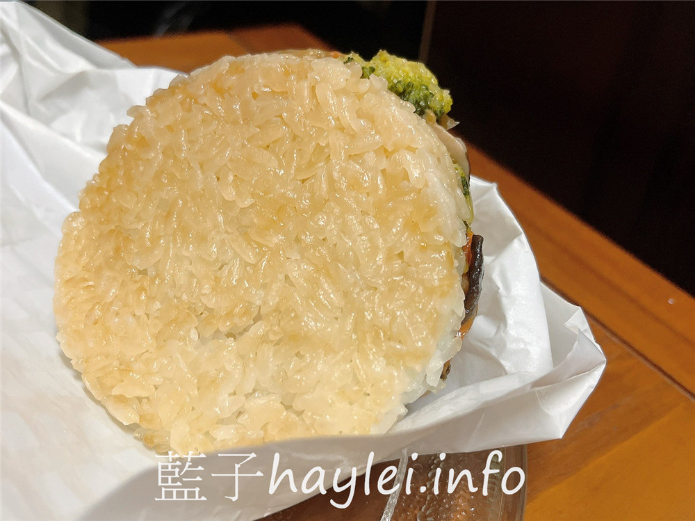 宅配美食/喜生食品/米漢堡-加熱即食不需解凍的宅配米漢堡、快速微波即食的微波爐美食,單吃就很好吃,也能做成雜炊粥、炒飯,健康生活方便美味輕食好選擇~團購推薦必買的好市多米漢堡!三杯雞肉/薑燒豬肉/日式牛丼/什錦鮮蔬/五目雜錦/冷凍食品/好市多美食/藍子愛美食 中式料理 健康養身 宅配食記 攝影 民生資訊分享 飲食集錦