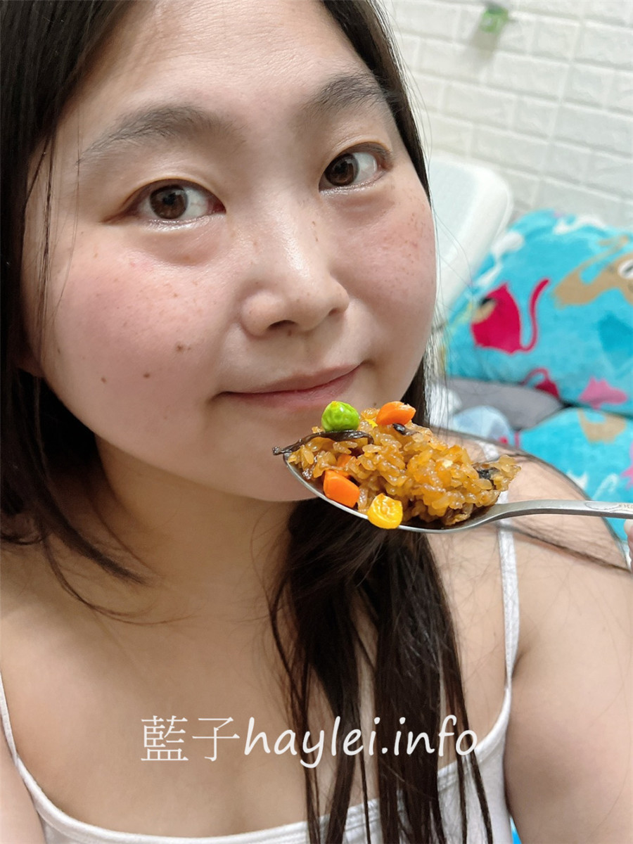 宅配美食/喜生食品/米漢堡-加熱即食不需解凍的宅配米漢堡、快速微波即食的微波爐美食,單吃就很好吃,也能做成雜炊粥、炒飯,健康生活方便美味輕食好選擇~團購推薦必買的好市多米漢堡!三杯雞肉/薑燒豬肉/日式牛丼/什錦鮮蔬/五目雜錦/冷凍食品/好市多美食/藍子愛美食 中式料理 健康養身 宅配食記 攝影 民生資訊分享 飲食集錦