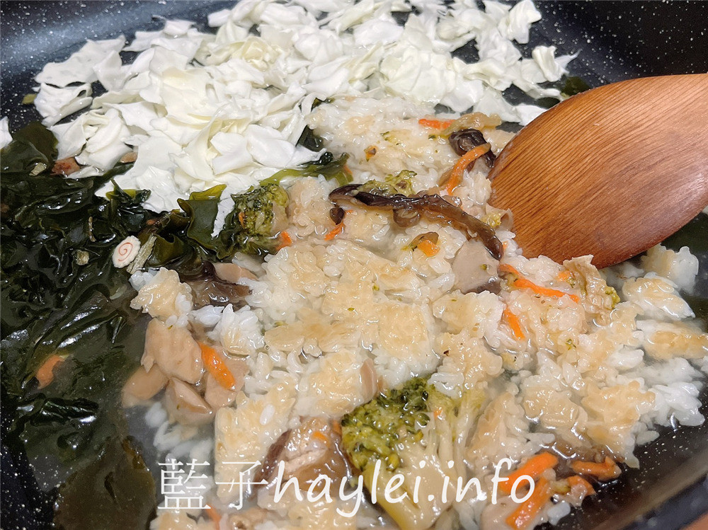 宅配美食/喜生食品/米漢堡-加熱即食不需解凍的宅配米漢堡、快速微波即食的微波爐美食,單吃就很好吃,也能做成雜炊粥、炒飯,健康生活方便美味輕食好選擇~團購推薦必買的好市多米漢堡!三杯雞肉/薑燒豬肉/日式牛丼/什錦鮮蔬/五目雜錦/冷凍食品/好市多美食/藍子愛美食 中式料理 健康養身 宅配食記 攝影 民生資訊分享 飲食集錦