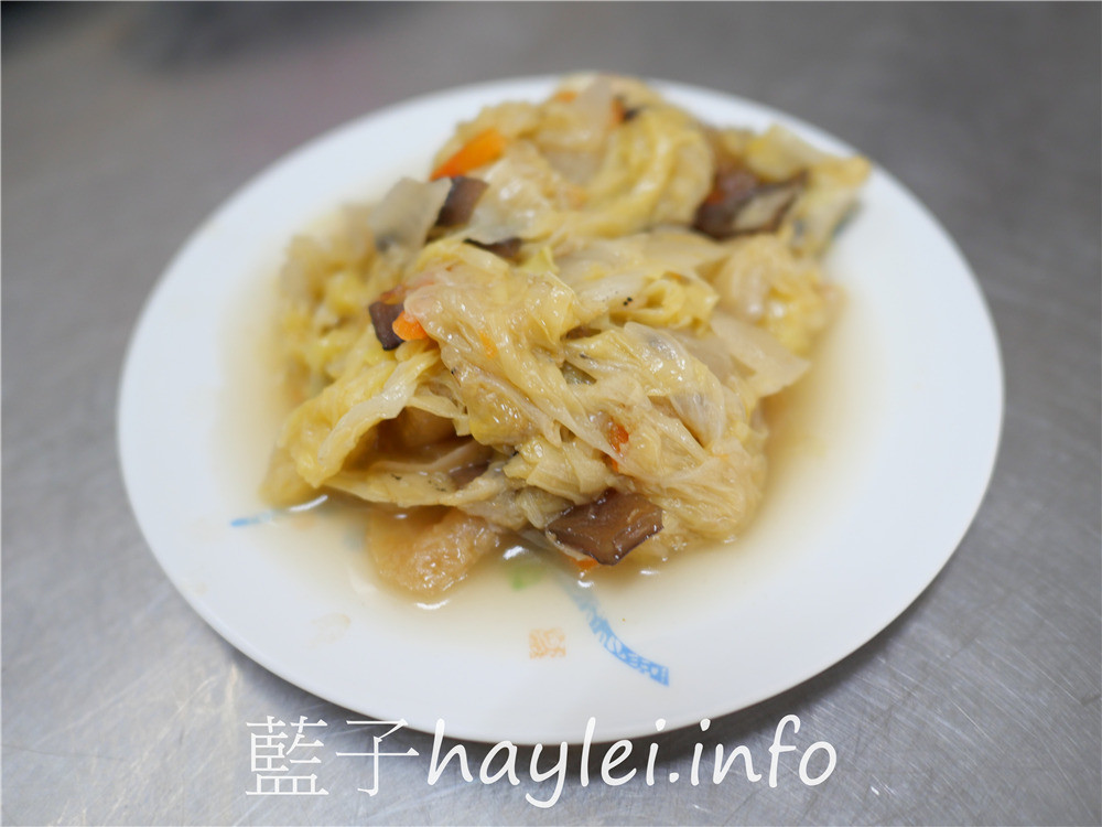 彰化爌肉飯推薦/謝家爌肉飯-每天凌晨手工切肉熬煮出的古法秘製爌肉，新鮮美味，古早味控肉肉質彈香入味，Q彈有嚼勁，每口都是幸福！謝家豬腳禮盒真材實料誠意滿滿，不論送禮或自用都很棒呢！彰化美食推薦/彰化小吃/彰化控肉飯/謝家招牌爌肉/蛤蜊麵/滷肉飯/肉燥飯/手工角切滷肉飯/藍子愛美食 中式料理 國內旅遊 攝影 民生資訊分享 飲食集錦 